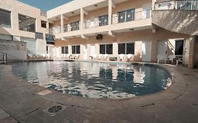 Hotel Maman